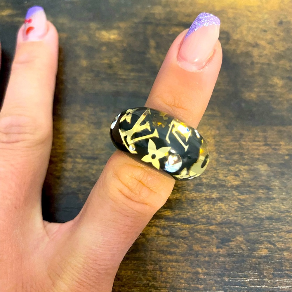 Louis Vuitton Inclusion ring, black and gold, size L